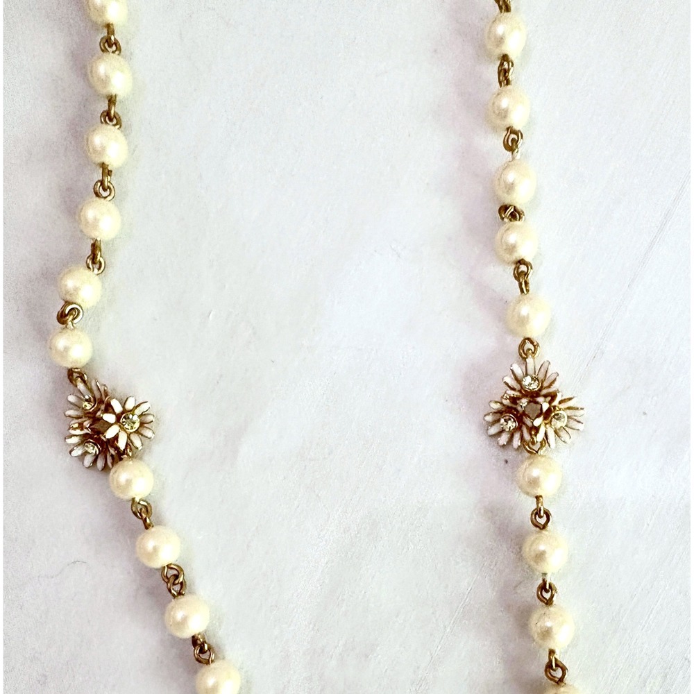 kate spade "Loves Me Loves Me Not" Floral Pearl Station Statement Necklace - Picture 4 of 6